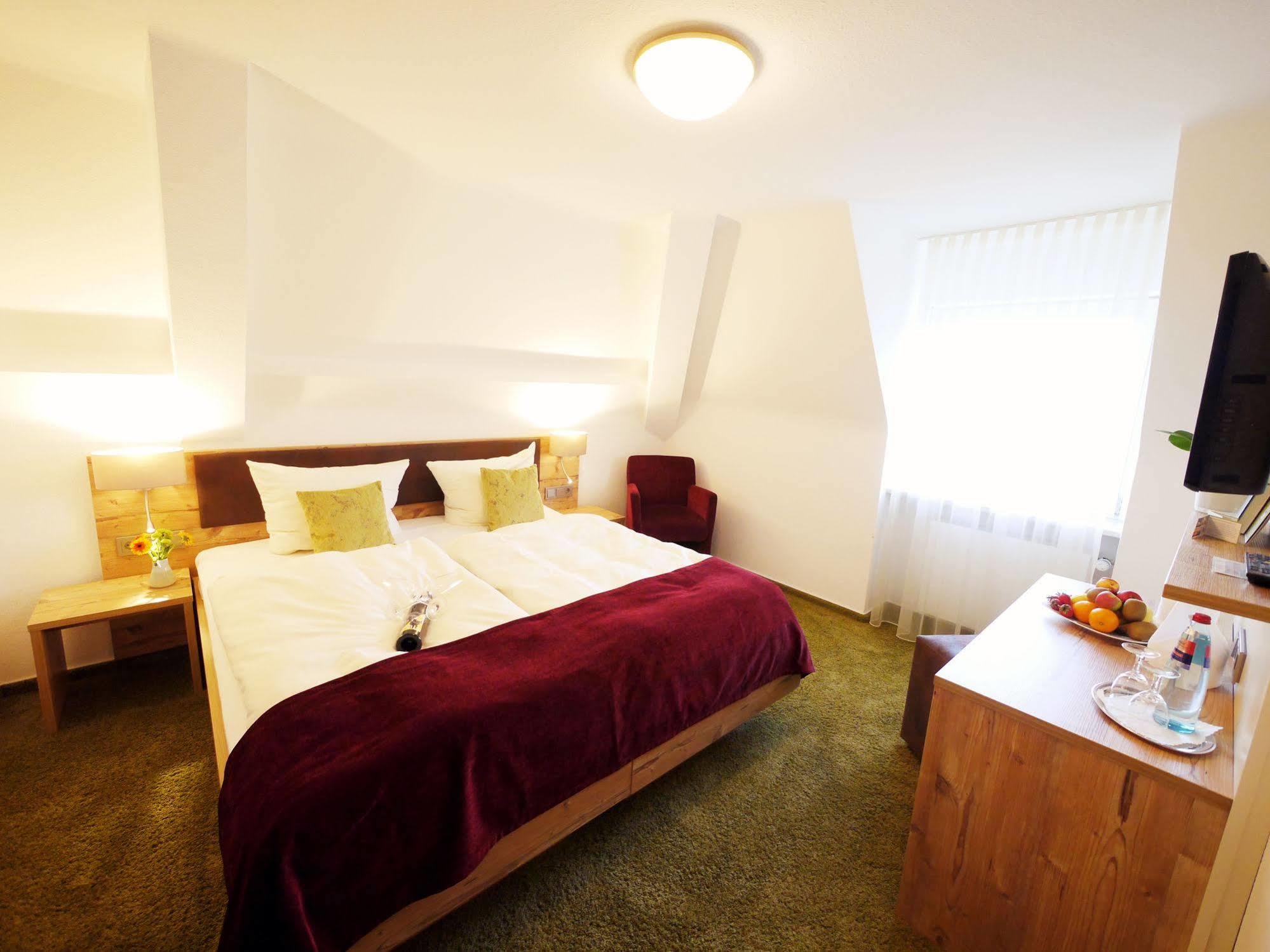 Kreuz-Post Hotel-Restaurant-Spa Vogtsburg Dış mekan fotoğraf