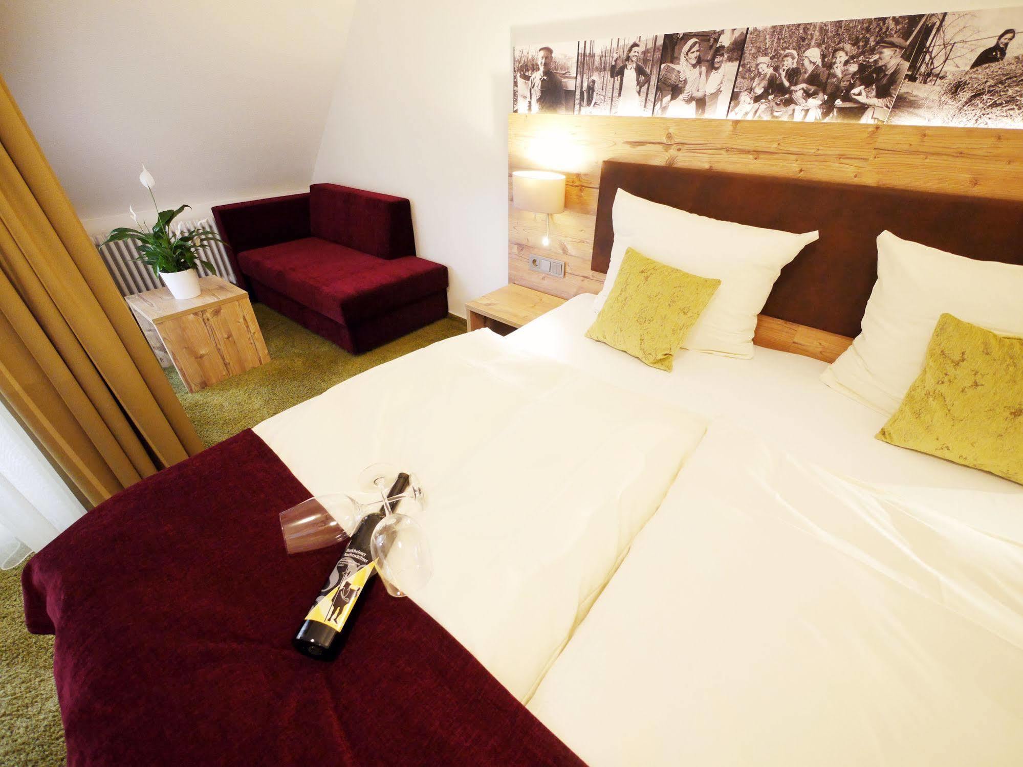 Kreuz-Post Hotel-Restaurant-Spa Vogtsburg Dış mekan fotoğraf